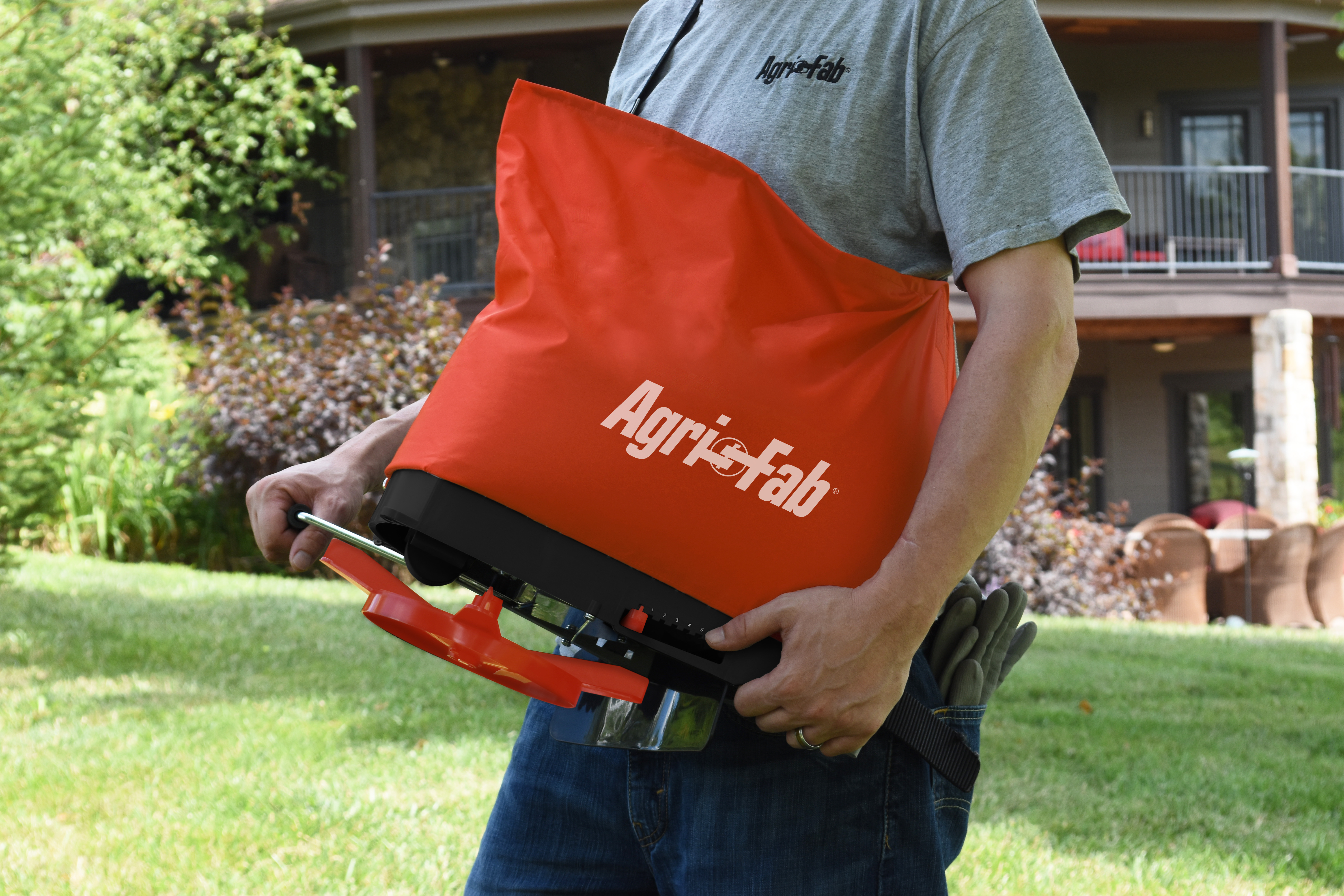 Agri-Fab 85-Pound Push Broadcast Spreader 45-0388 , Black